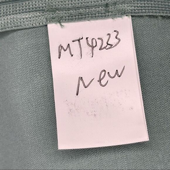 Le Lis Crop Top - Picture 6 of 7